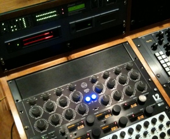 metropolis desk